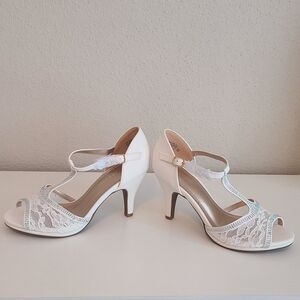 Elegant White Lace Women's Heels